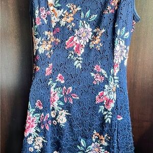 Blue patterned dress, small.
